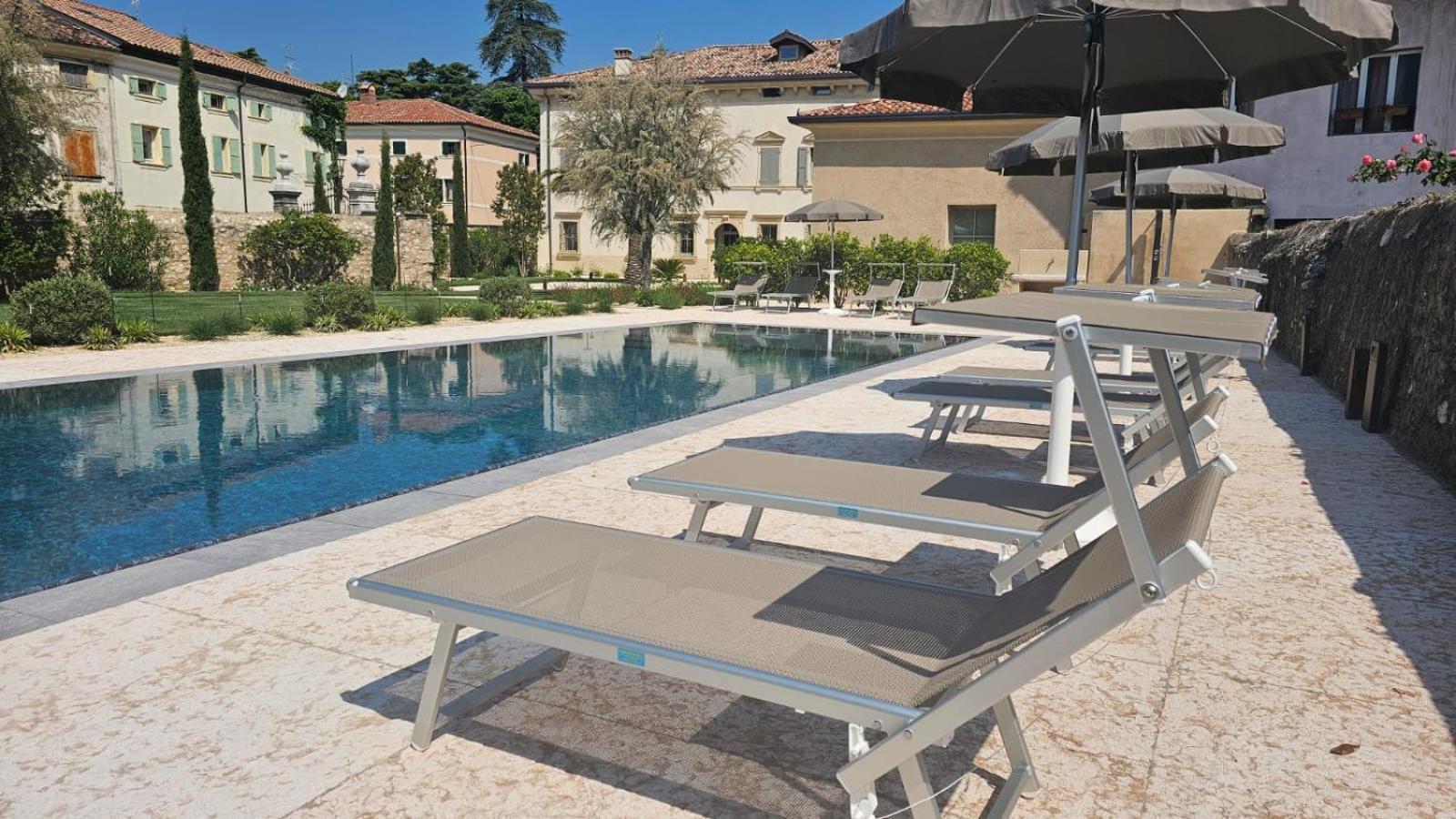Villa Tosi - Luxury Apartments In Villa Veneta 特雷尼亚戈 外观 照片