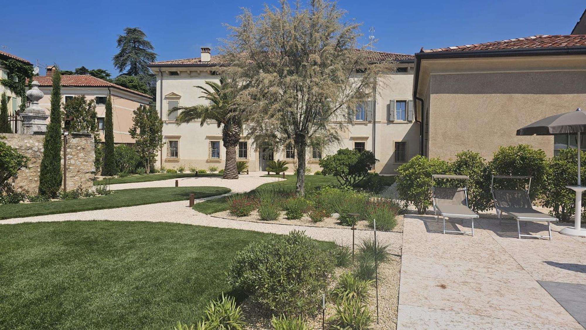 Villa Tosi - Luxury Apartments In Villa Veneta 特雷尼亚戈 外观 照片