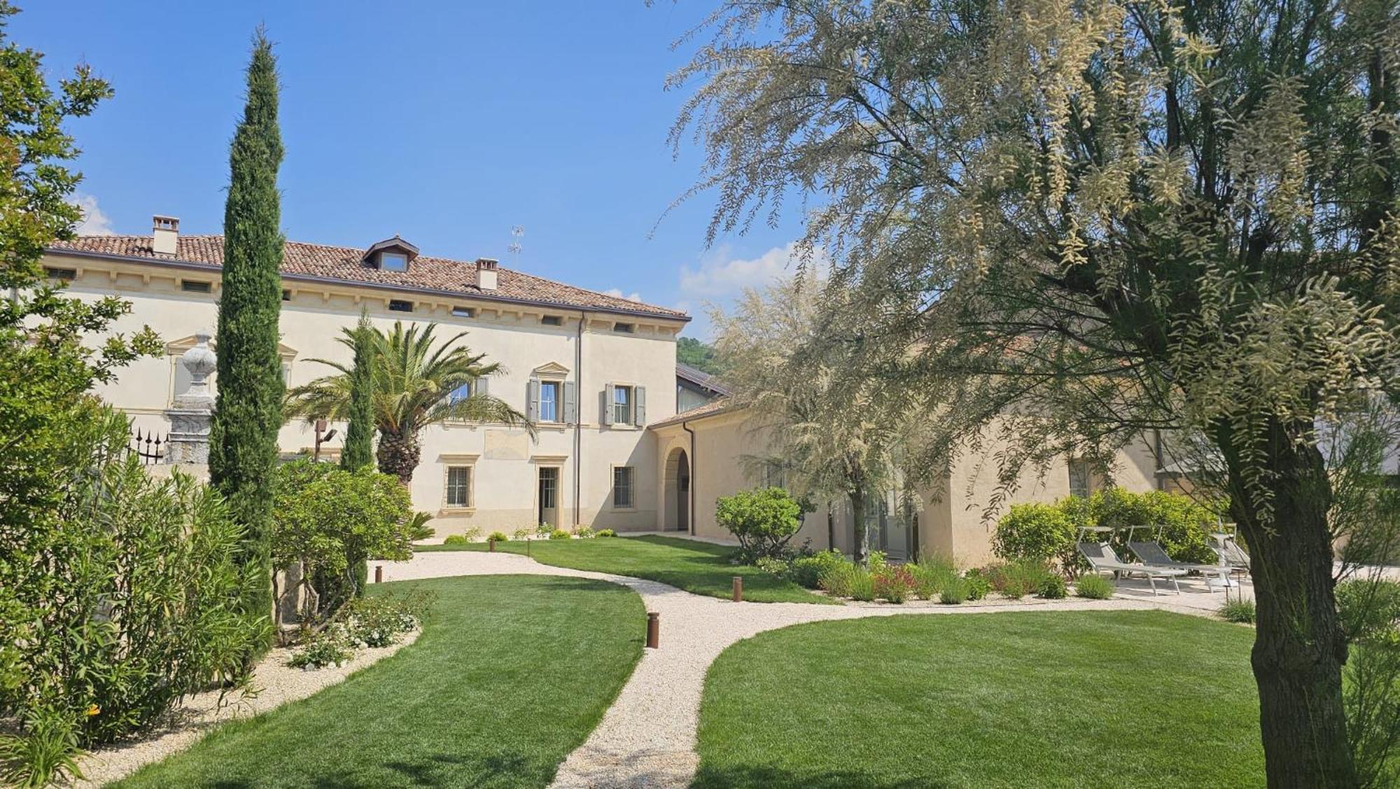 Villa Tosi - Luxury Apartments In Villa Veneta 特雷尼亚戈 外观 照片